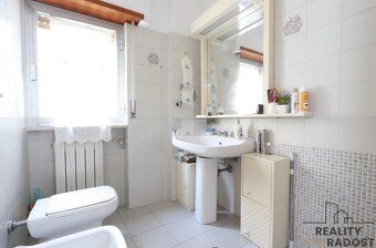 Apartmán přímo u pláže s parkovacím stáním.
Rádi by jste si 