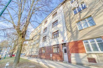 Nabízíme k pronájmu světlý a útulný byt 1+KK o výměře 44 m² 