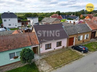 hledám menší dům 2+1 3+1 s garáží nebo vjezdem,malá zahrada,
