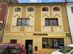 Nabízíme pronájem zavedené restaurace v Hostinném U Lva. Náj