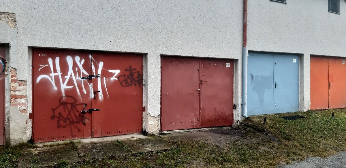 Nabízím garáž k prodeji na vlastním pozemku ev.č. 1200,která