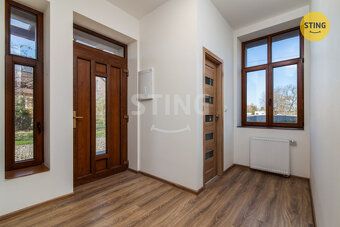 Nově zrekonstruovaný rodinný dům 4+kk.
Rádi bychom vám předs