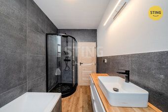 Nabízíme k pronájmu moderní novostavbu rodinného domu o disp