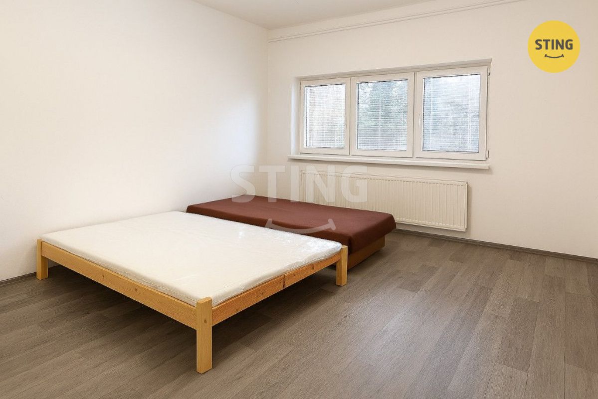 Nabízím k pronájmu byt o dispozici 2+1 a výměře 64 m2, který