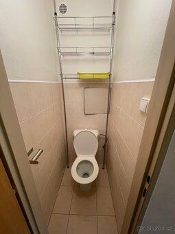 Pronajmu byt 2+kk, 40 m², ve 4. patře bytového domu v klidné