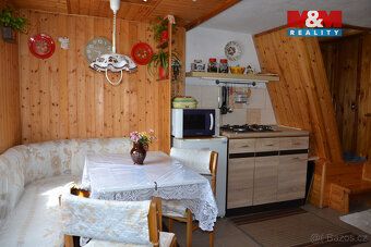 Nemovitost k rekreaci nebo trvalému bydlení. Nemovitost má c