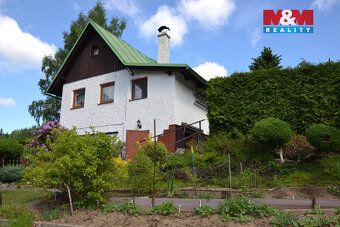 Nemovitost k rekreaci nebo trvalému bydlení. Nemovitost má c