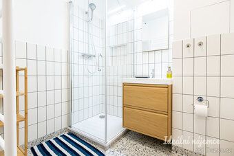 K dlouhodobému podnájmu nabízíme krásný a moderní byt o disp