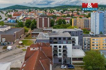Prodáváme útulnou podkrovní garsonku o užitné ploše 25 m² , 