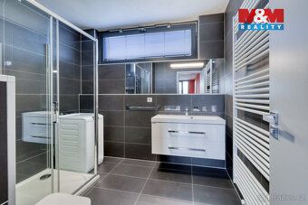 Prodáváme útulnou podkrovní garsonku o užitné ploše 25 m² , 