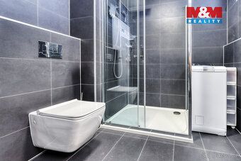 Prodáváme útulnou podkrovní garsonku o užitné ploše 25 m² , 