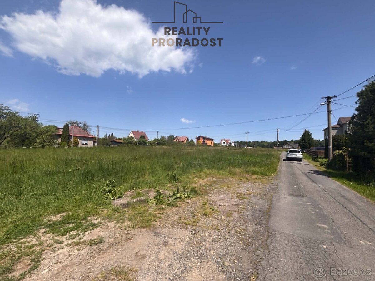Ve výhradním zastoupení Vám nabízím krásnou a rovinatou stav