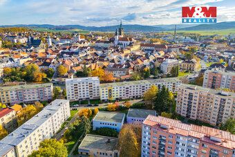 Nabízíme k prodeji prostorný byt 2+1 o velikosti 65 m² (včet