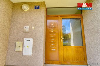Nabízíme k prodeji prostorný byt 2+1 o velikosti 65 m² (včet