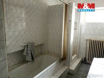Nabízíme k pronájmu velkorysý rodinný dům o užitné ploše 270