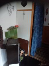 Chata patrova, zdena. Idealne 4-5 osob bez domacich zvirat. 