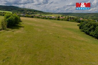Nabízíme k prodeji dva pozemky o celkové ploše 7535 m2. Uved