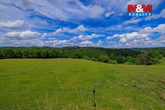 Nabízíme k prodeji soubor 3 parcel o celkové ploše 10 644 m2