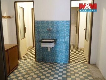 Exkluzivně nabízíme k prodeji dům o celkové ploše 450 m², s 