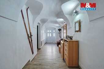 Nabízíme k prodeji výjimečný penzion - apartmánový dům o uži
