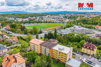 Nabízí na prodej útulný byt 1+1 o užitné ploše 36 m² v klidn