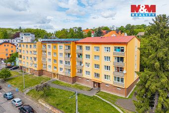 Nabízí na prodej útulný byt 1+1 o užitné ploše 36 m² v klidn