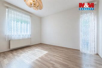 Nabízíme k prodeji samostatně stojící rodinný dům v klidné č