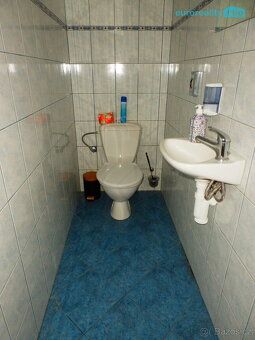 Nabízíme k pronájmu komerční prostor 321 m2 s terasou 26 m2 