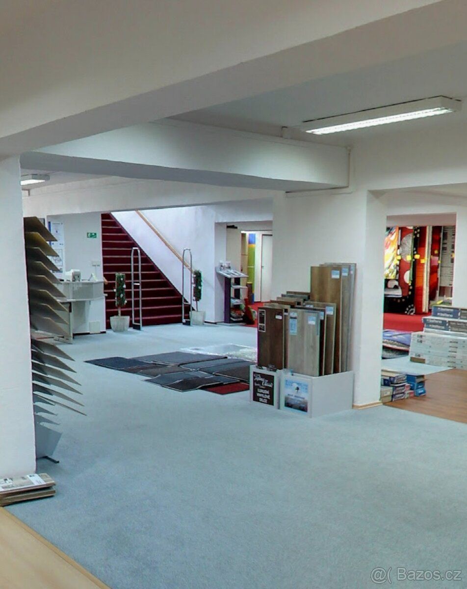 Nebytový prostor se sestává ze dvou částí o výměře 435,9m2 a