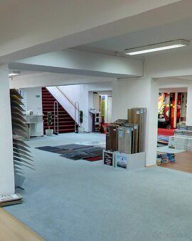 Nebytový prostor se sestává ze dvou částí o výměře 435,9m2 a