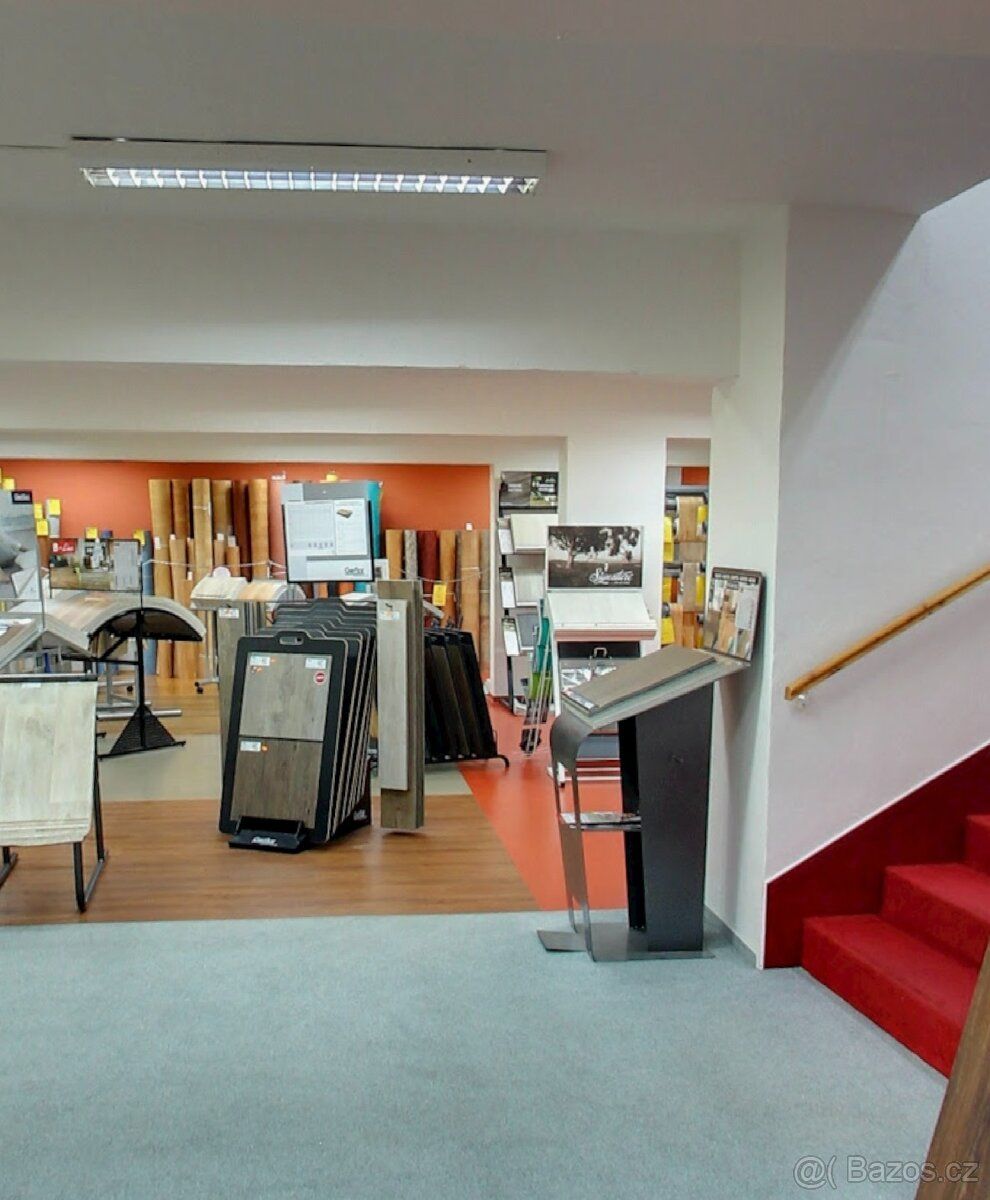 Nebytový prostor se sestává ze dvou částí o výměře 435,9m2 a