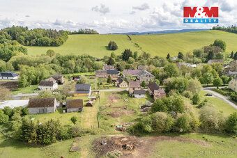 Nabízíme k prodeji prostorný stavební pozemek o výměře 1 497