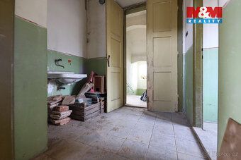 Nabízíme k prodeji samostatně stojící rodinný dům v klidné č