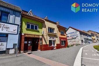 Nabízíme k pronájmu komerční prostor o dispozici dvou místno