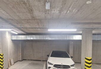 Nabízím k pronájmu dvojgarážového stání o celkové ploše 25m2