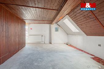 Nabízíme k prodeji rodinný dům v obci Podmokly u Sušice. Dům