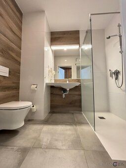 Ev.č. 00880 Apartmán 2kk se nachází v přízemí hlavní budovy 
