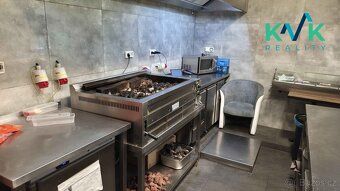 Nabízíme k pronájmu atraktivní vybavenou restauraci v srdci 