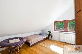 Nabízíme k prodeji útulný dům v obci Kamenice - Ládví, který