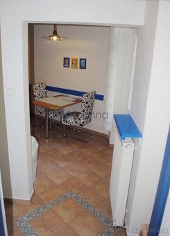 Nabízíme k pronájmu tichý a světlý byt 1+1/B, 45m2, v 1. pat