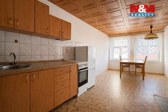 Nabízíme k pronájmu světlý a prostorný byt o dispozici 2+1, 