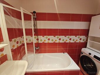 Nabízíme Vám exkluzivně k pronájmu pěkný, částečně vybavený 