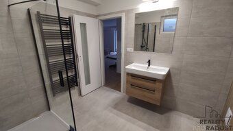 Nabízím k pronájmu komerční prostory o celkové výměře 60 m²,