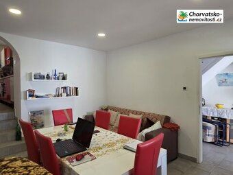 CHORVATSKO-NEMOVITOSTI.cz nabízí dobře vybavený přímořský dů
