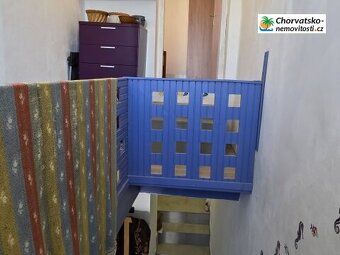 CHORVATSKO-NEMOVITOSTI.cz nabízí dobře vybavený přímořský dů