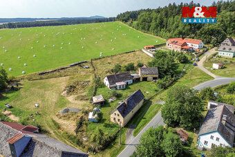 Nabízíme k prodeji pozemek o celkové výměře 1809 m², určený 