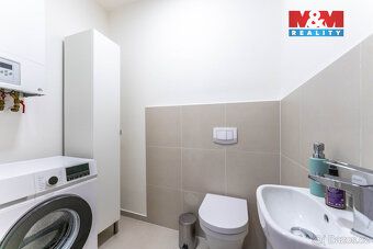 Nabízím k pronájmu světlý byt 2+kk o velikosti 74 m² po komp
