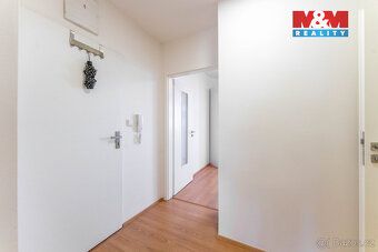 Nabízím k pronájmu světlý byt 2+kk o velikosti 74 m² po komp