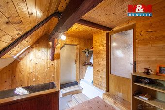 Exkluzivně nabízíme k prodeji prostornou, zděnou chalupu se 