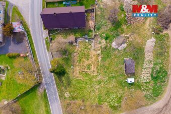 Nabízíme ke koupi stavební pozemek o výměře 877 m² v klidné 